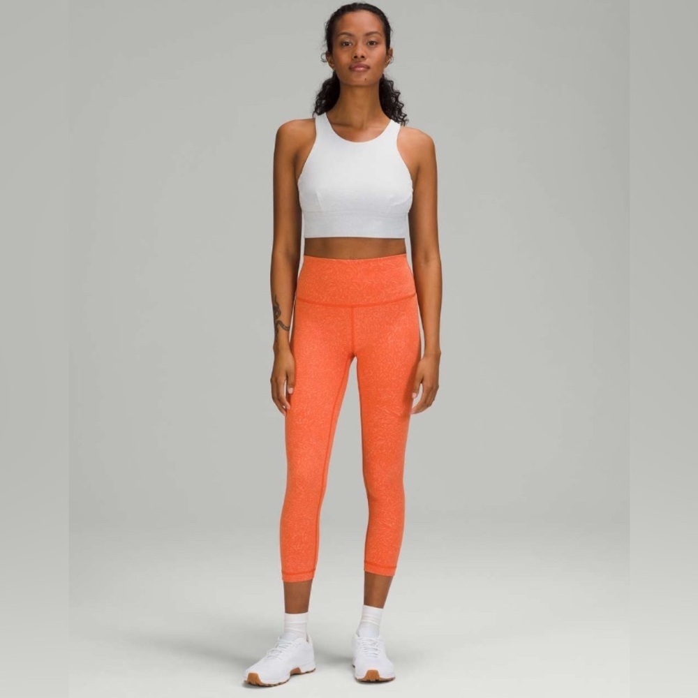 Lululemon Wunder Train High-Rise Crop 23"
Crunch Warm Coral Size 18